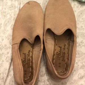 Sabah slip on shoes